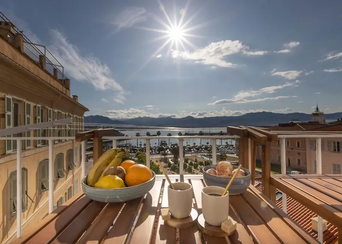 Sublime, Hyper-centre D'ajaccio, Avec Spa, Sauna, Vue Mer&plage à 3min * Ajaccio (Corsica)