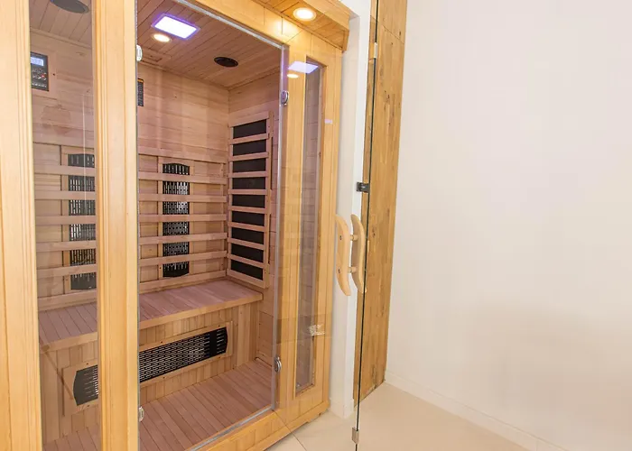 Sublime, Hyper-centre D'ajaccio, Avec Spa, Sauna, Vue & A 3min Daire *